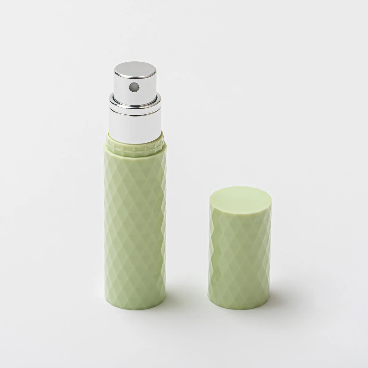 China Luxury 5ml Pocket Diamond Shaped Plastic Perfume Atomizer Spray Bottle manufacturer