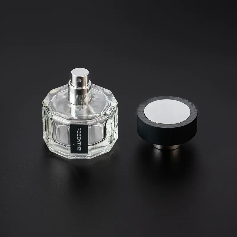 50ml skleněná lahvička na parfémy Polygonální skleněné lahvičky na parfémy Vlastní barevné skleněné lahvičky s rozprašovačem