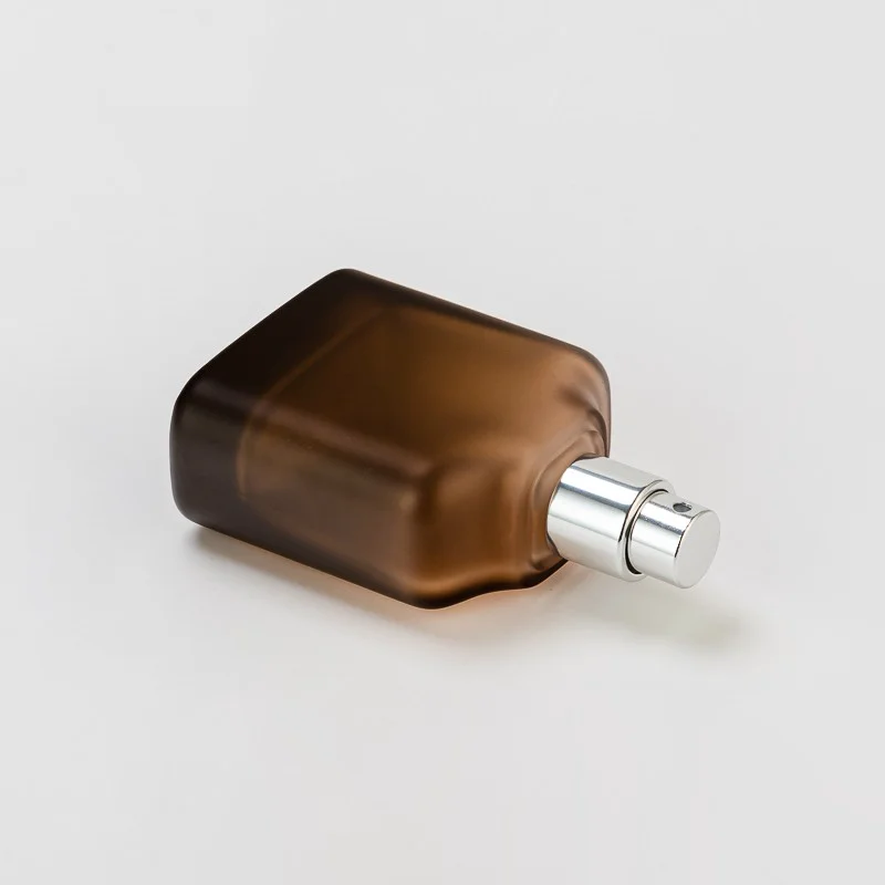 Wholesale 30ml Frosted Brown Glass Perfume Bottle for Home Fragrance