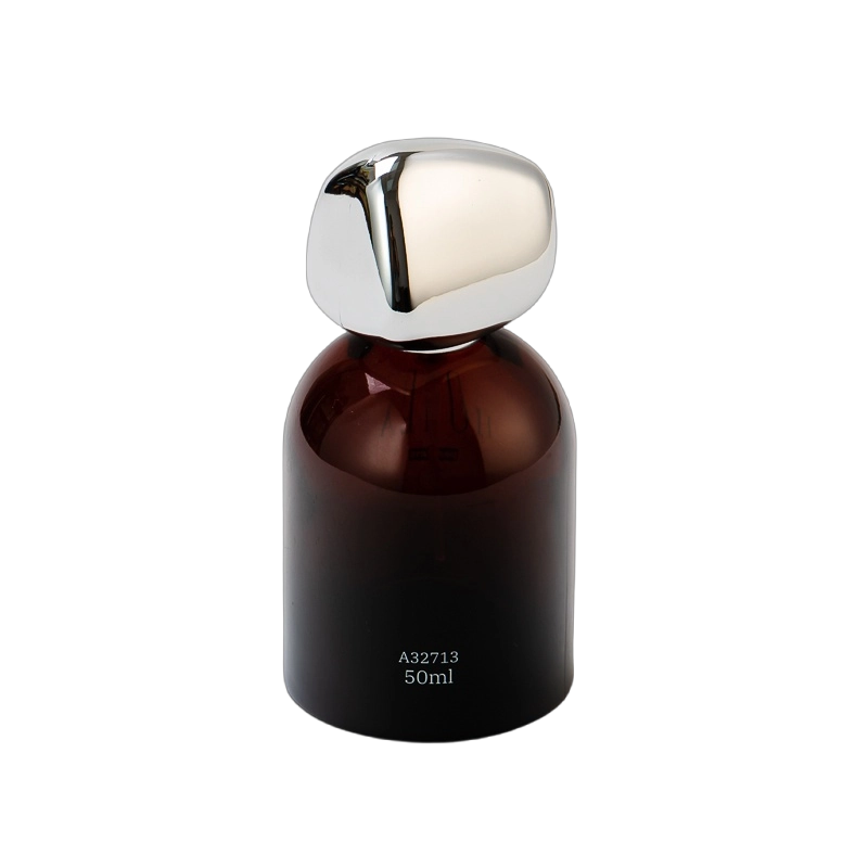 porcelana Botella de perfume de vidrio negro con cilindro de lujo de 50 ml al por mayor fabricante