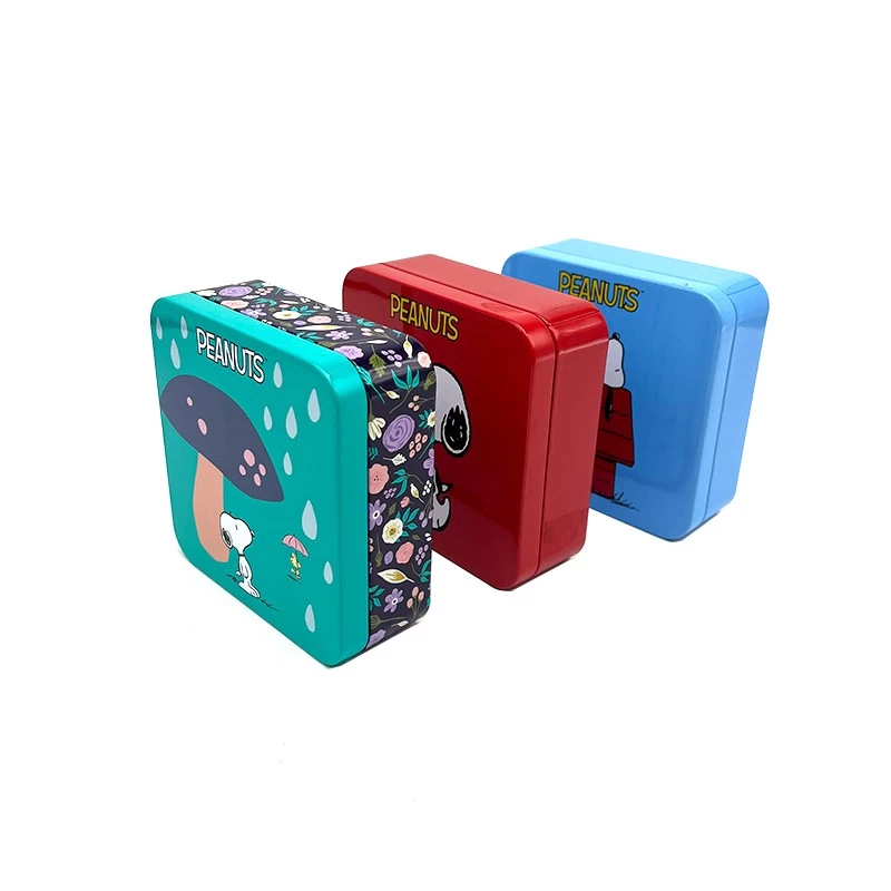 الصين Christmas Round Gift Boxes Ball Shaped Tinplate Xmas Tree Hanging Ornament Christmas Candy Jar Cans - COPY - kb55fi الصانع