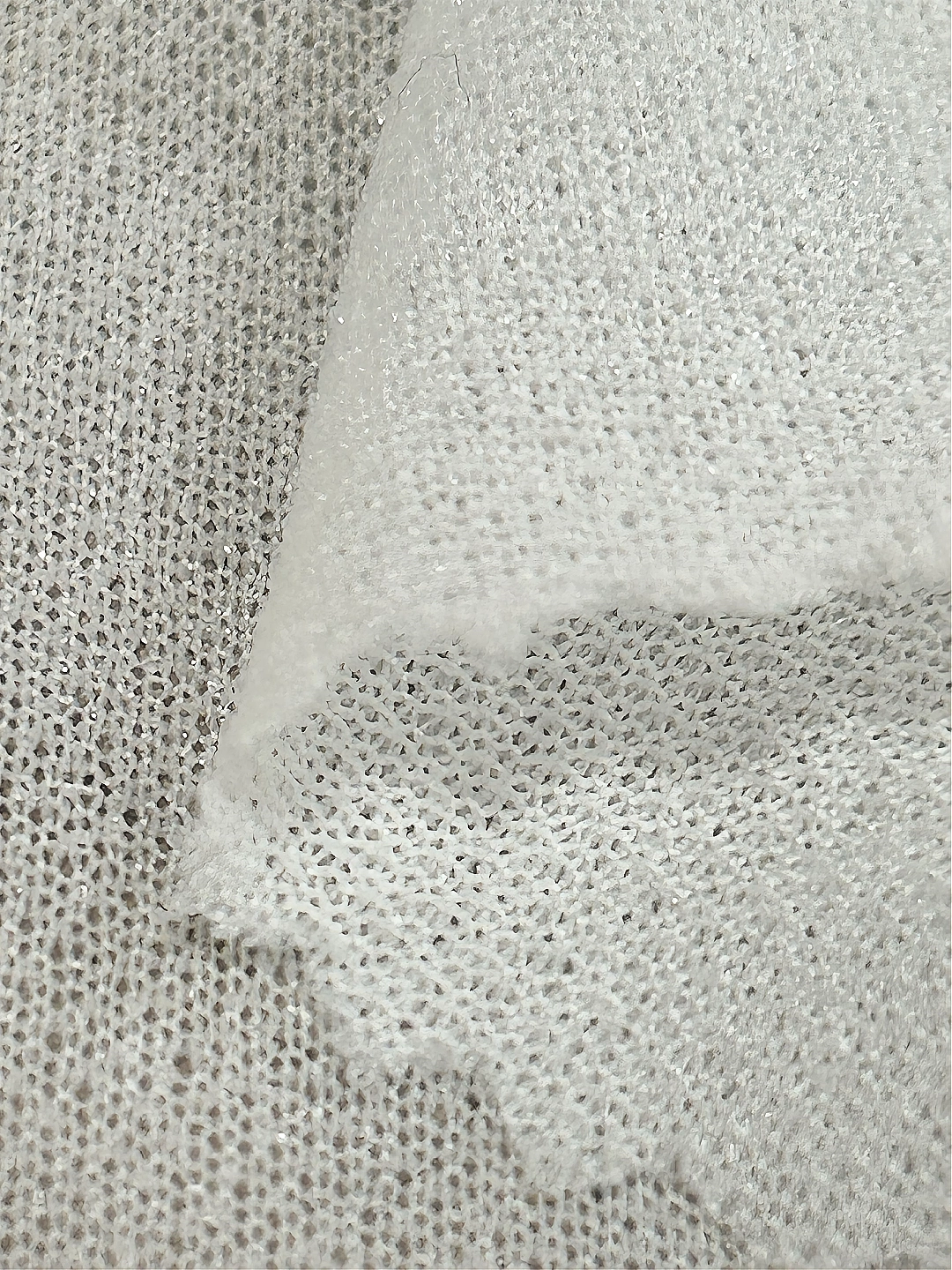 Bid Farewell to Stiffness and Sagging: How Do Premium Suits and Coats Achieve a Balance of Softness and Structure?