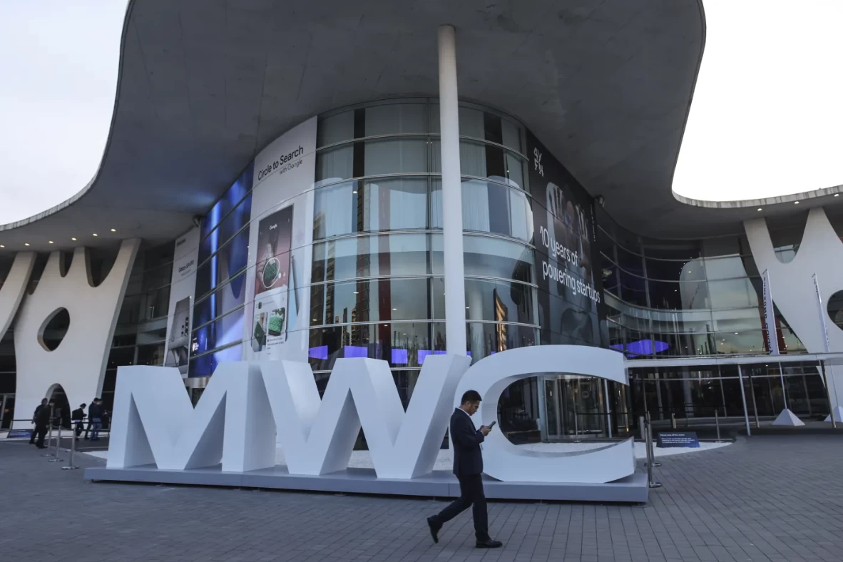 MWC 2025 하이라이트 : 스마트 폰 산업의 주요 혁신 MWC 2025 하이라이트 : 스마트 폰 산업의 주요 혁신