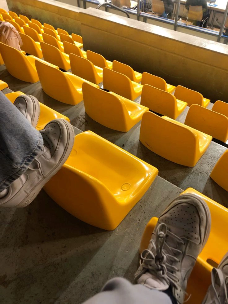 中东体育热潮带动体育场椅需求，国际厂商争夺市场份额