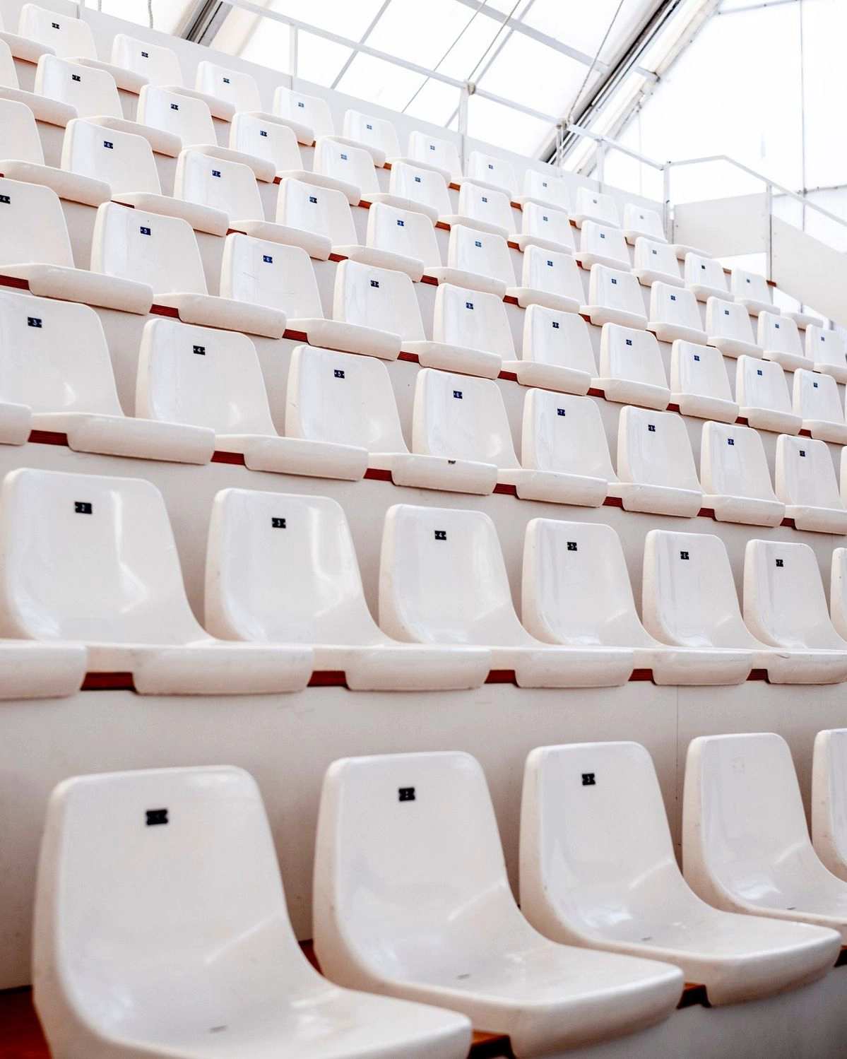 在体验经济繁荣的推动下，全球体育场座椅市场预计到 2032 年将达到 $2.9B