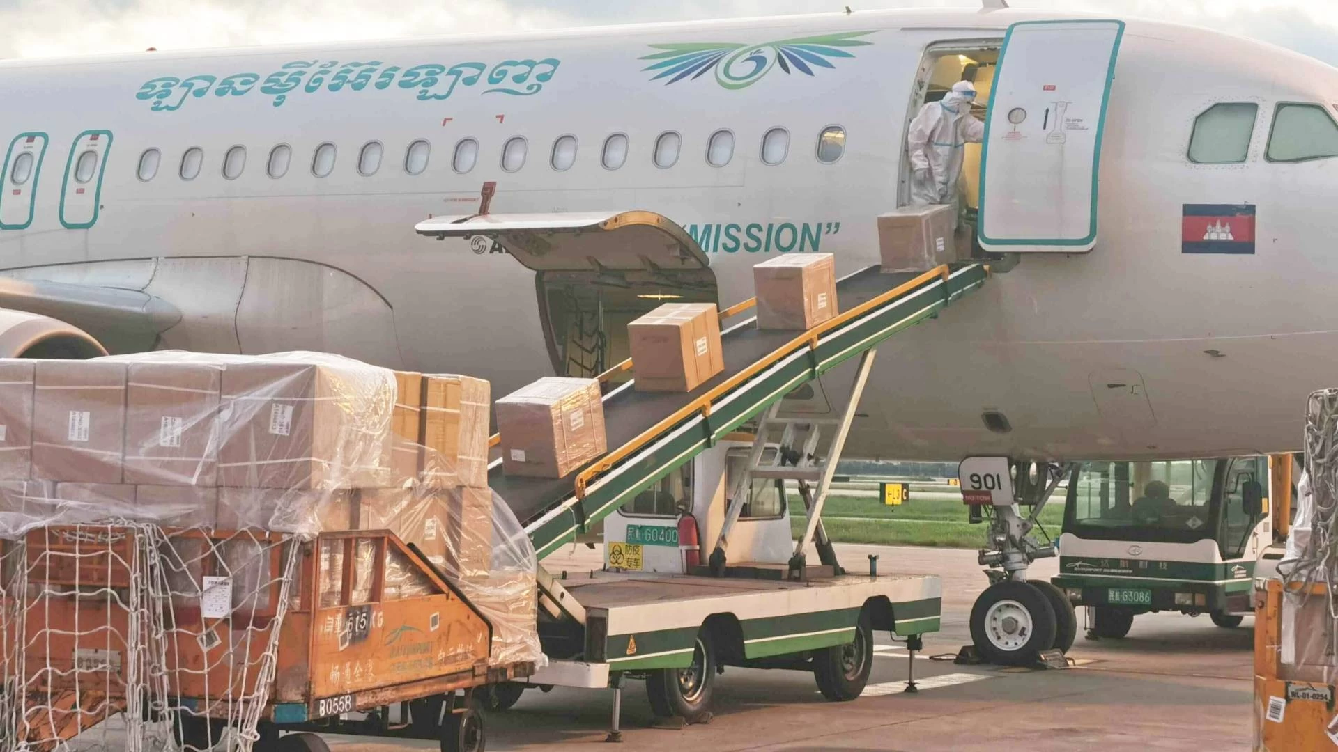 Freight aérien urgent à Dubaï: 500 ensembles d'usure sportive livrés de Shenzhen à Dubaï en 3 jours Freight aérien urgent à Dubaï: 500 ensembles d'usure sportive livrés de Shenzhen à Dubaï en 3 jours