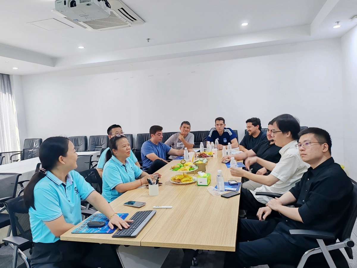 air frieght cost-effective door to door from china to middle eas