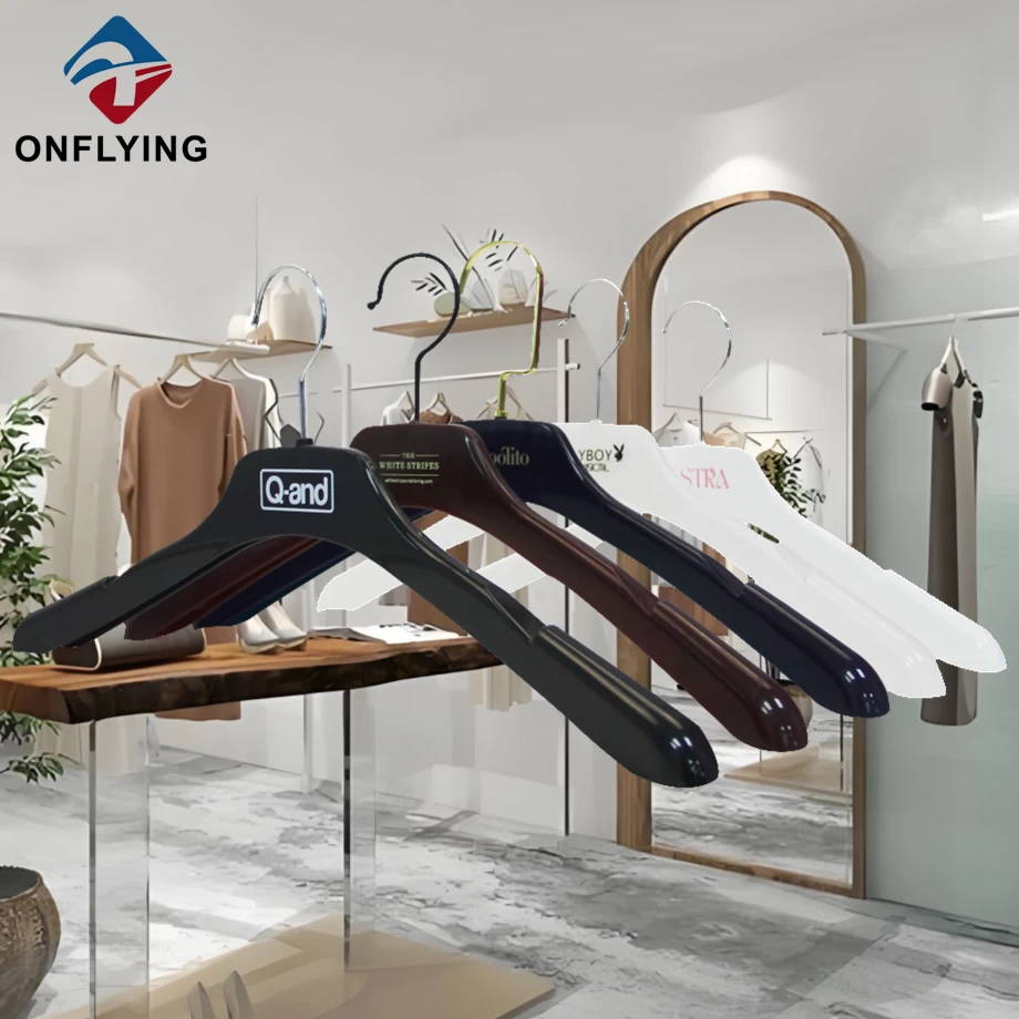 China Plastic hangers manufacturer