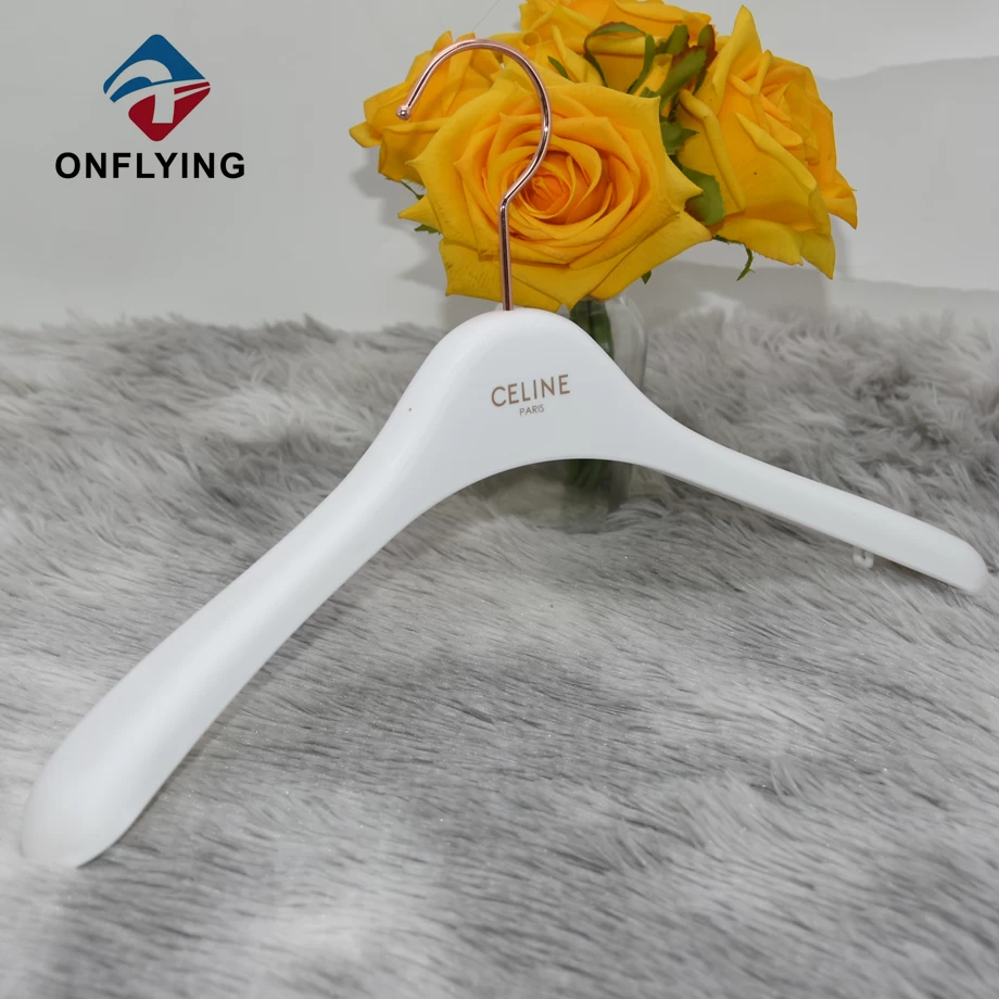 Personalized Hanger Supplier