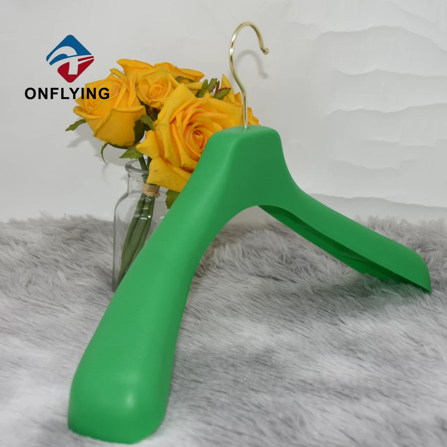 Custom Plastic Clothes Hangers Manufacturer