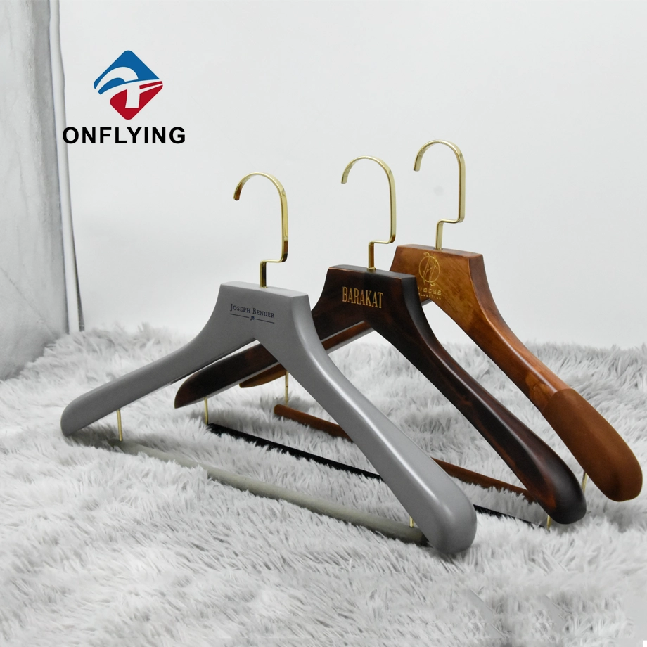 カスタムホットセラーソリッドスーツハンガーウッドノンスリップバー中国のサプライヤー