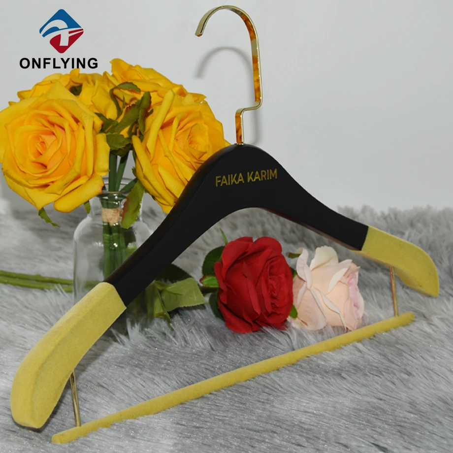 Wooden Coat Hanger Manufacturer