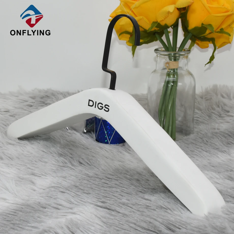 Wooden Clothes Hangers Manufacturer