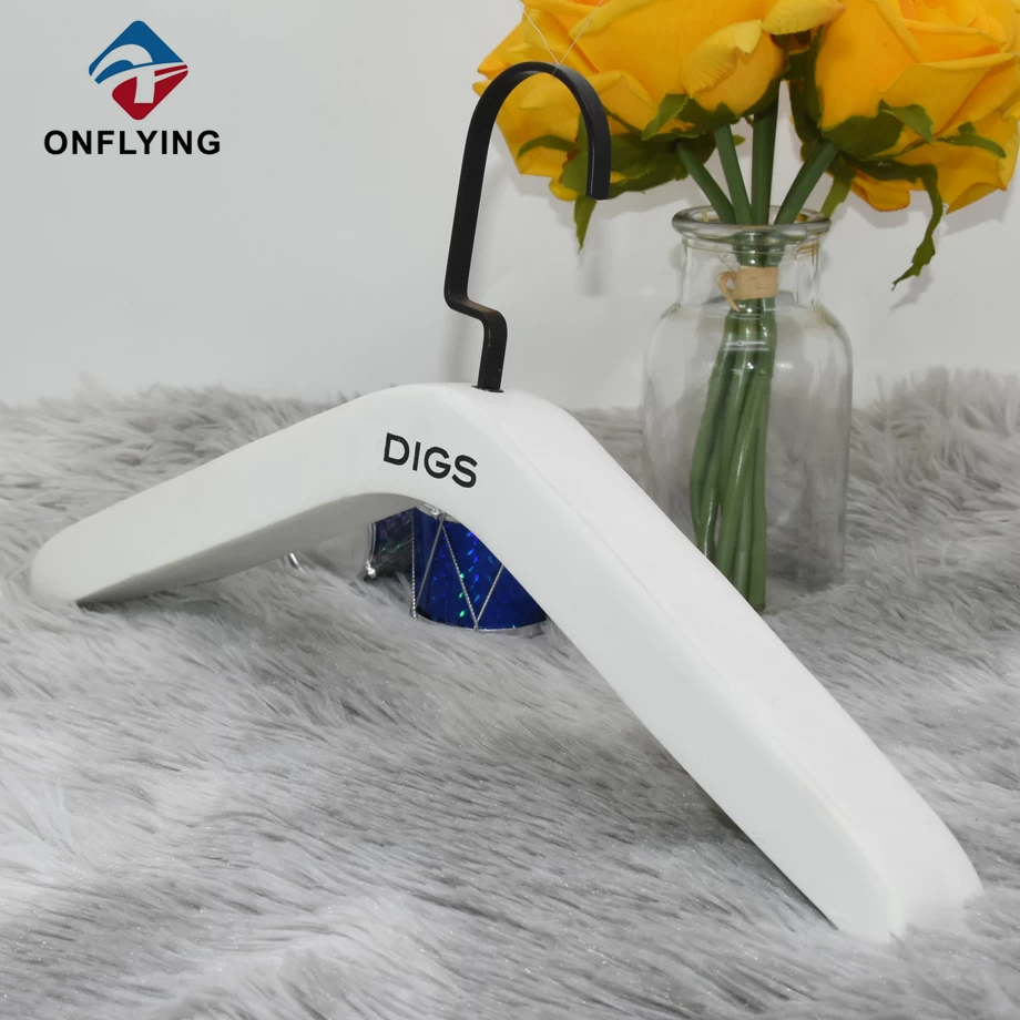 Fashion Custom Wooden Hangers Supplier