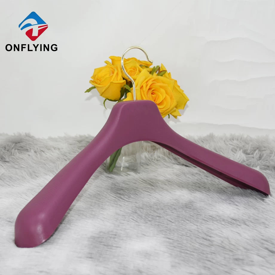 porcelana Venta caliente de lujo Hangers morado duradero para ropa Plastic China Factory fabricante