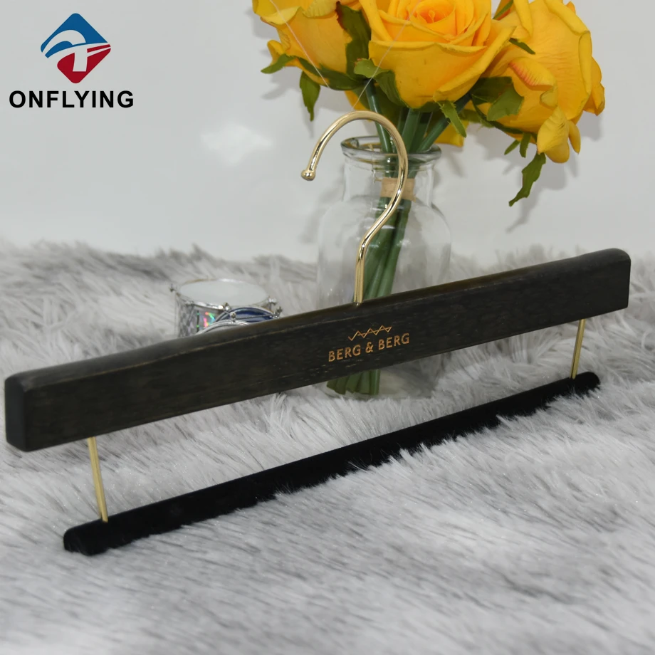 中国 スタイリッシュな耐久性のあるカスタムフックロゴグレーオークパンツハンガー中国サプライヤー メーカー