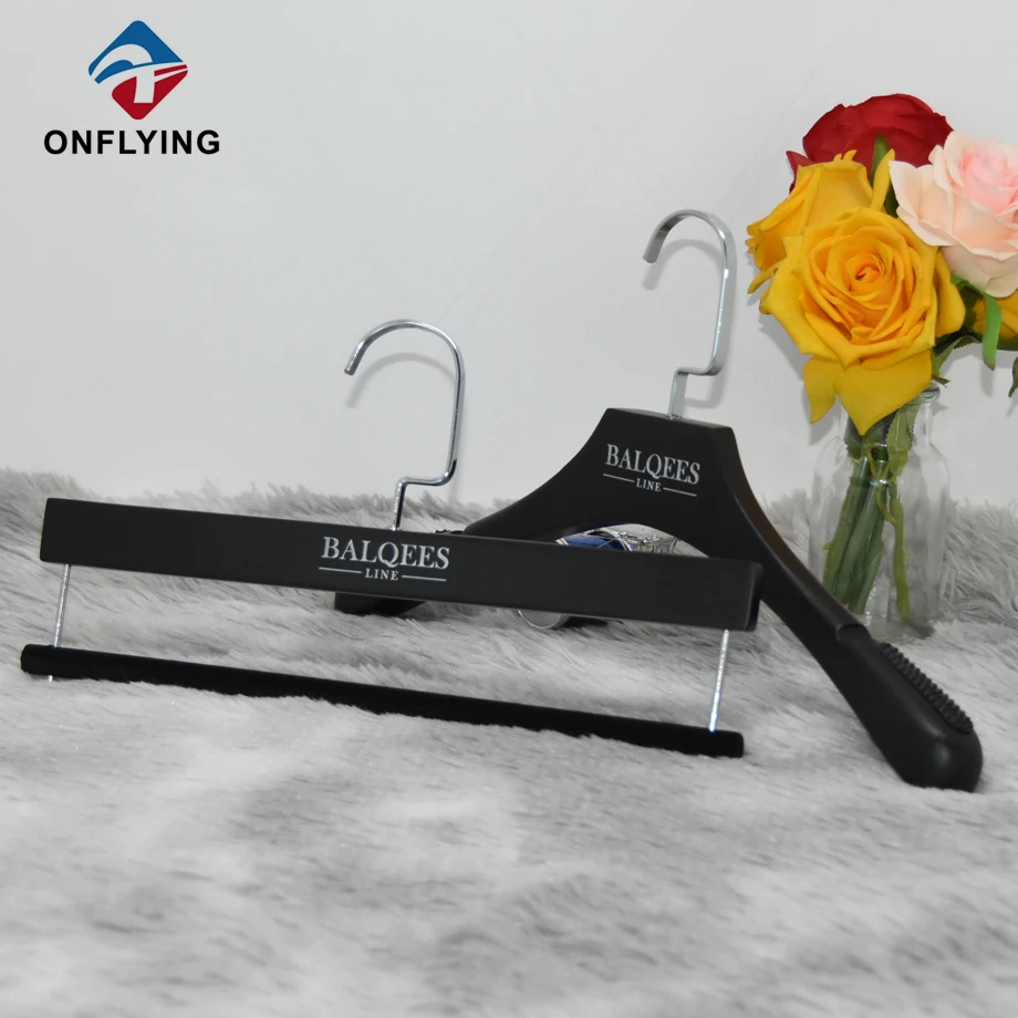 Wooden Hanger Set Supplier