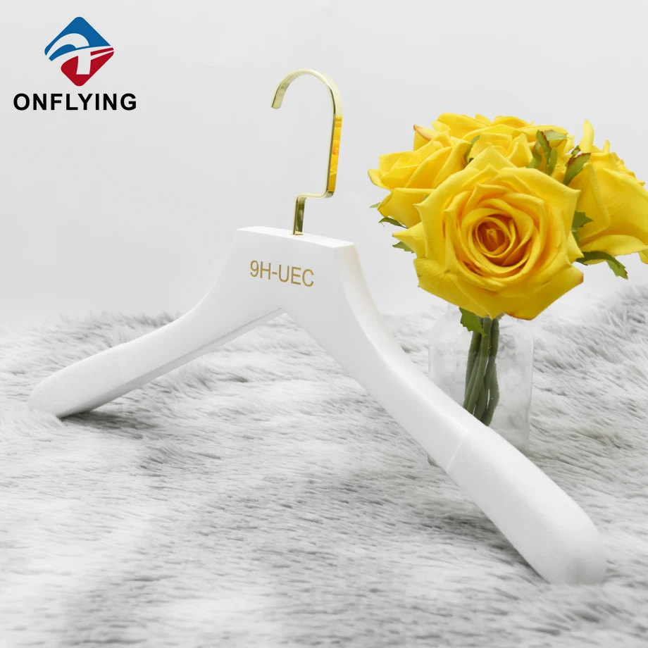 Wooden Clothes Hanger Manufacturer