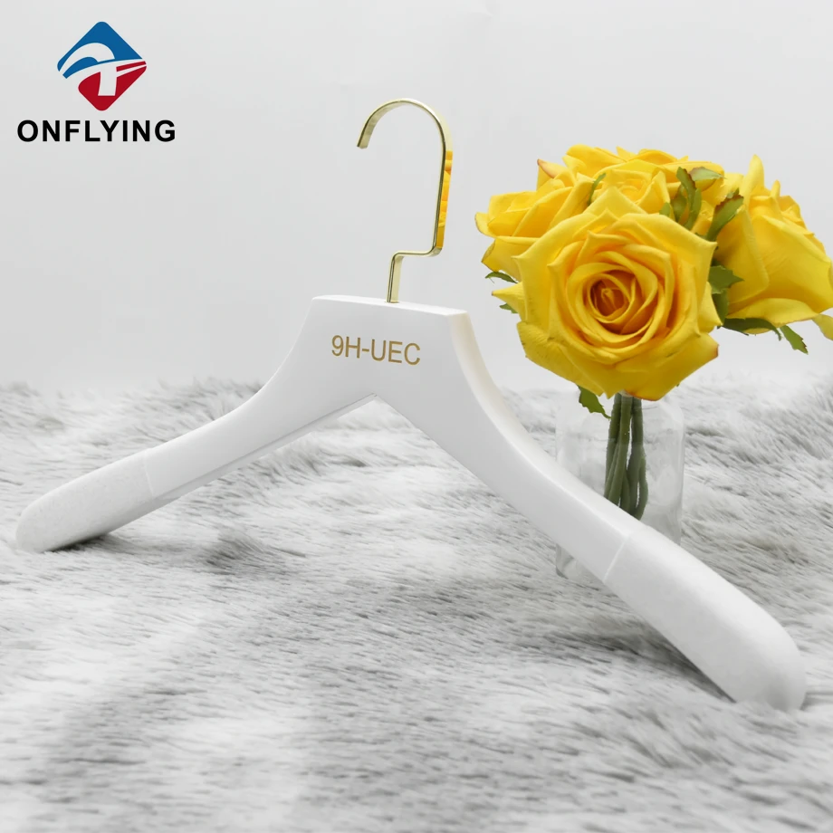 Custom Wooden Clothes Hanger Supplier