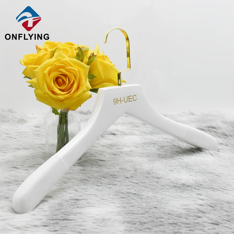 Custom Wooden Clothes Hanger Manufacturer