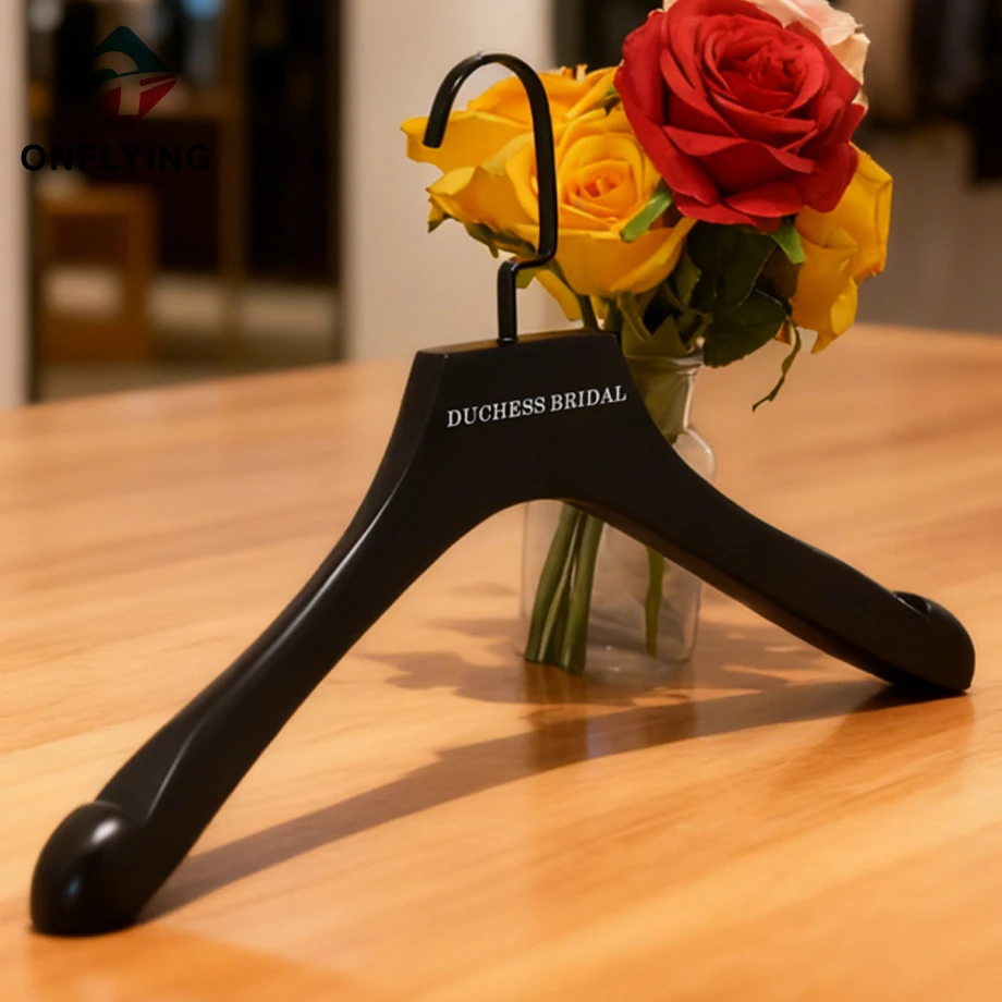 Wooden Hanger Set Manufacturer