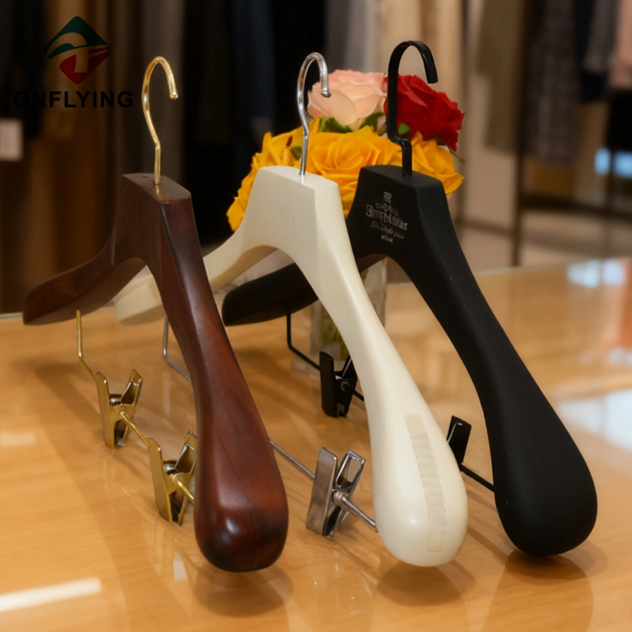 Wooden Hangers Set Manufacturer