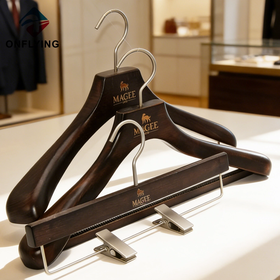 China Hot Sale Customized Size Suit Luxury Wooden Hangers Set China Manufacturer manufacturer
