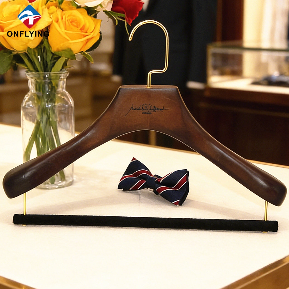 China Wood Clothing Hanger