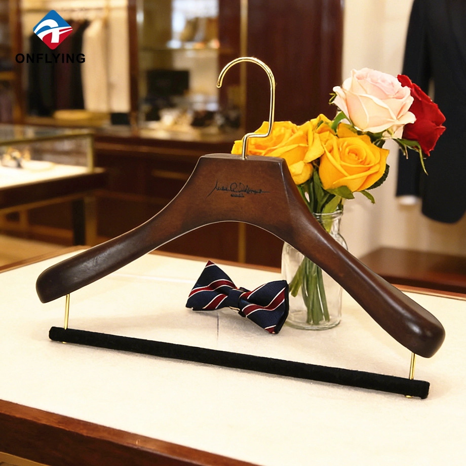 China Wood Clothing Hanger