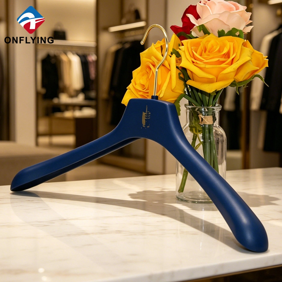 China ABS Plastic Jacket Hanger