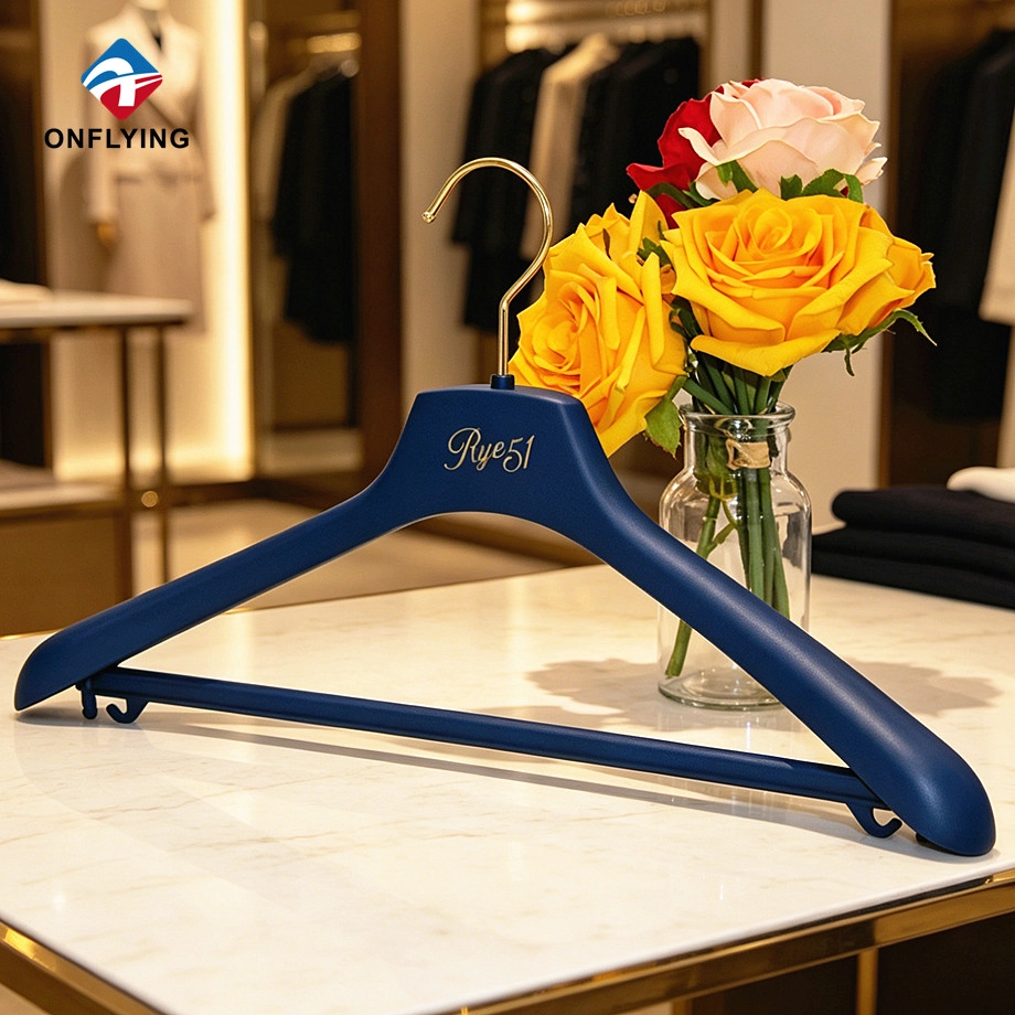 Luxury Plastic Clothing Hangers manufacturer