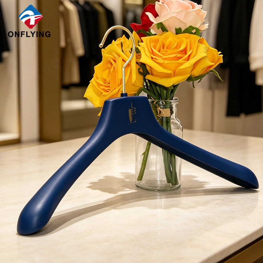 Luxury Plastic Clothing Hangers manufacturer