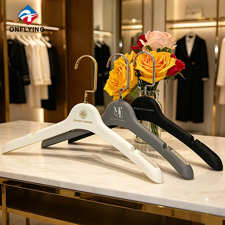 Plastic Dress Hanger Set manufacturer