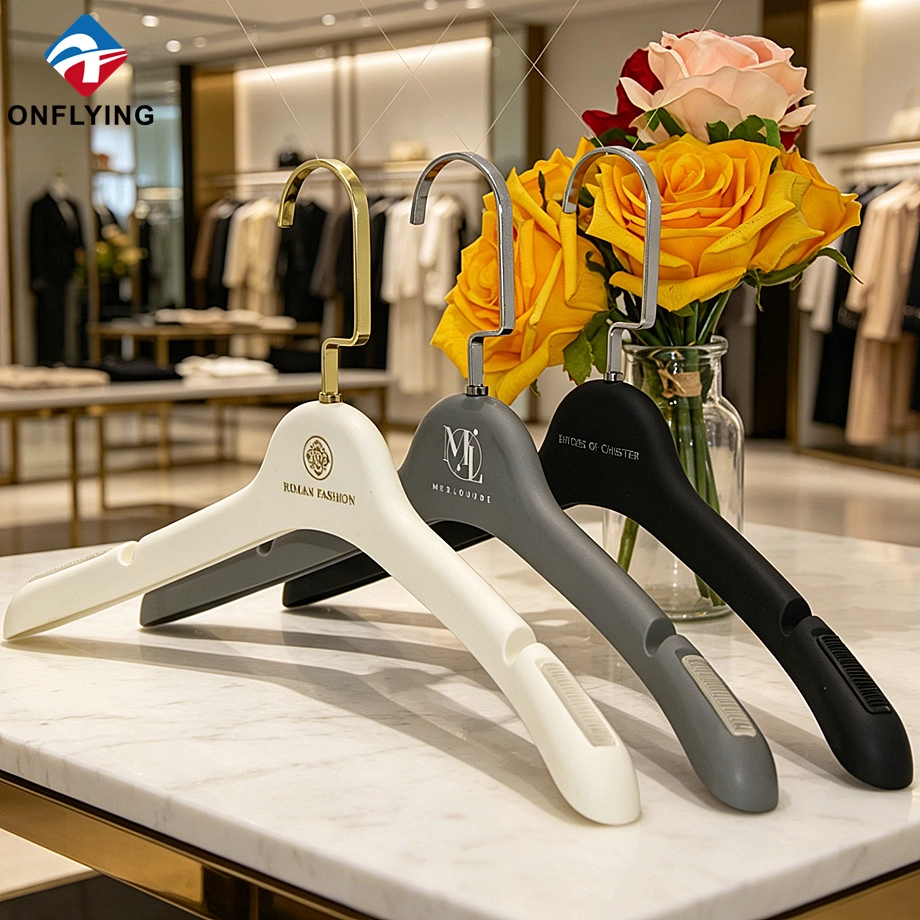 Plastic Dress Hanger Set manufacturer