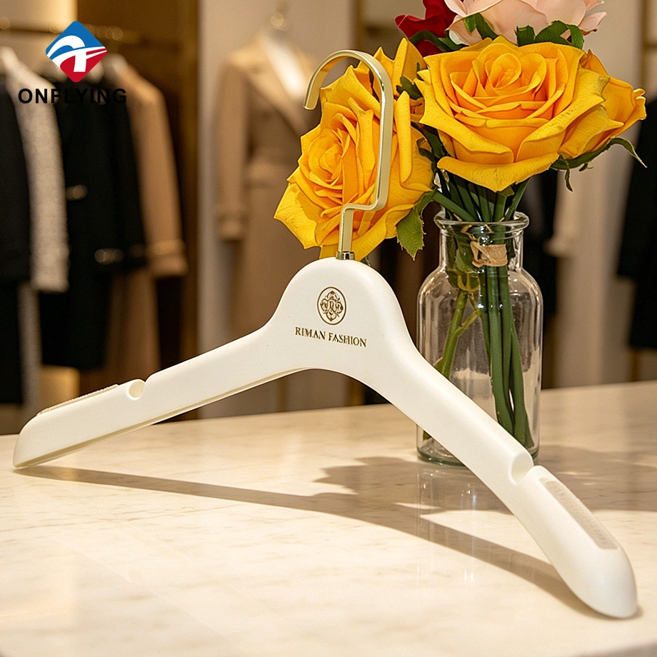 Plastic Dress Hanger manufacturer