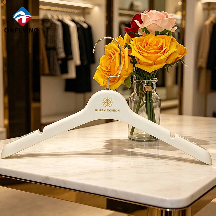 Plastic Dress Hanger manufacturer