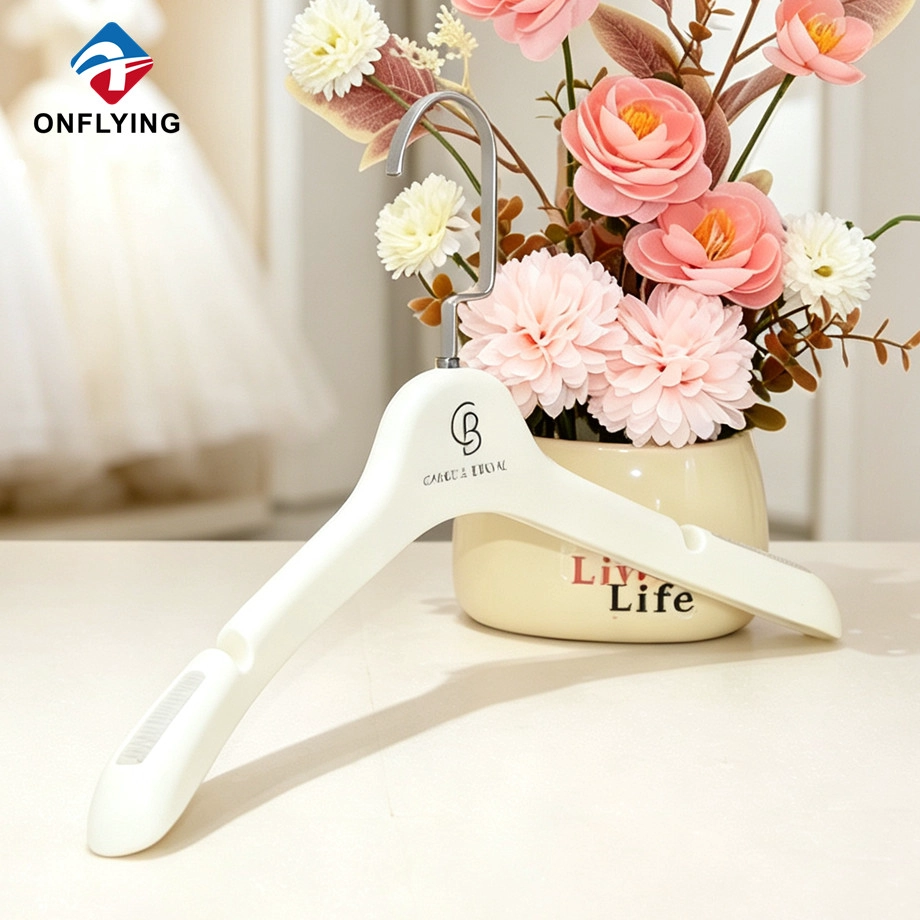 中国 Fashionable Lady Anti-slip Rubber Coated Custom Plastic Dress Hanger with logo Supplier China - COPY - 7ipesc メーカー
