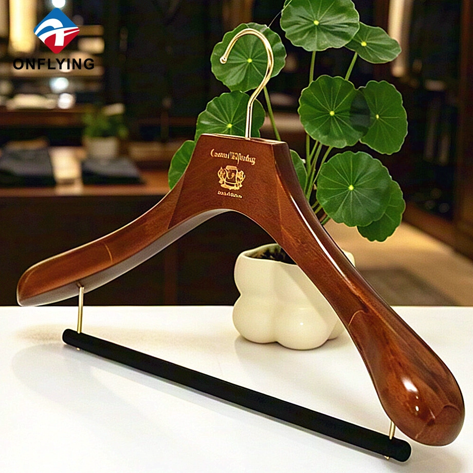 China Clothes Wood Hanger Set