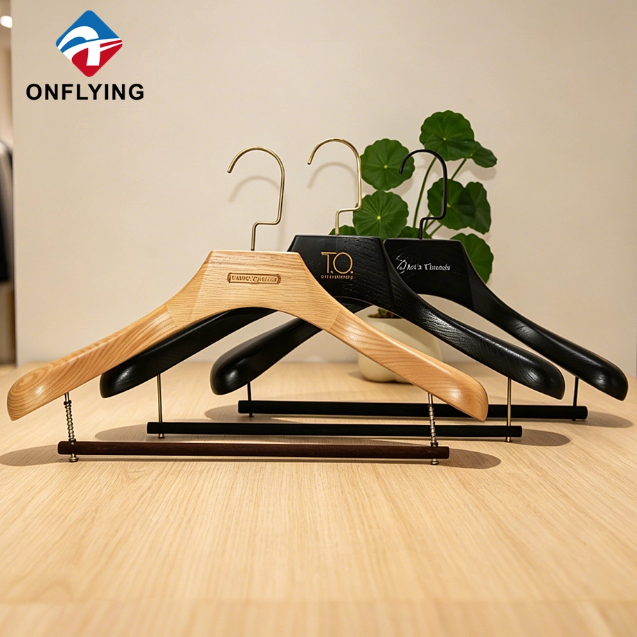 China Wooden Clothes Hanger Set