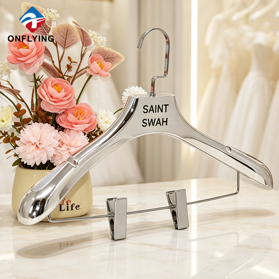 China Electroplated Skirt Hanger