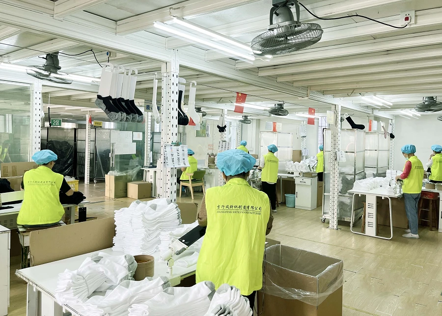 Custom winter socks factory