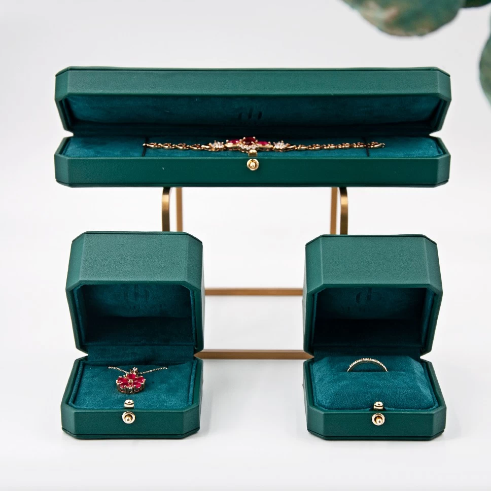 China Handmade green leather jewelry boxes set with outer box for necklace ring bracelet bangle manufacturer