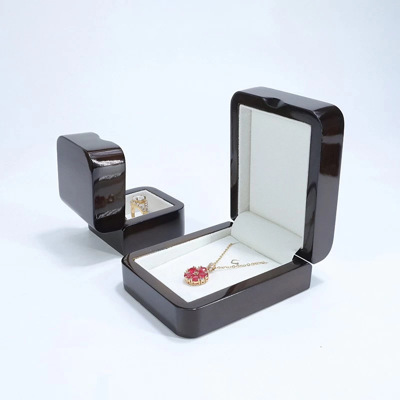 China Wholesale Jewelry Box Ring Earrings Necklace Box Wooden Packaging with You Logo for Various Color manufacturer