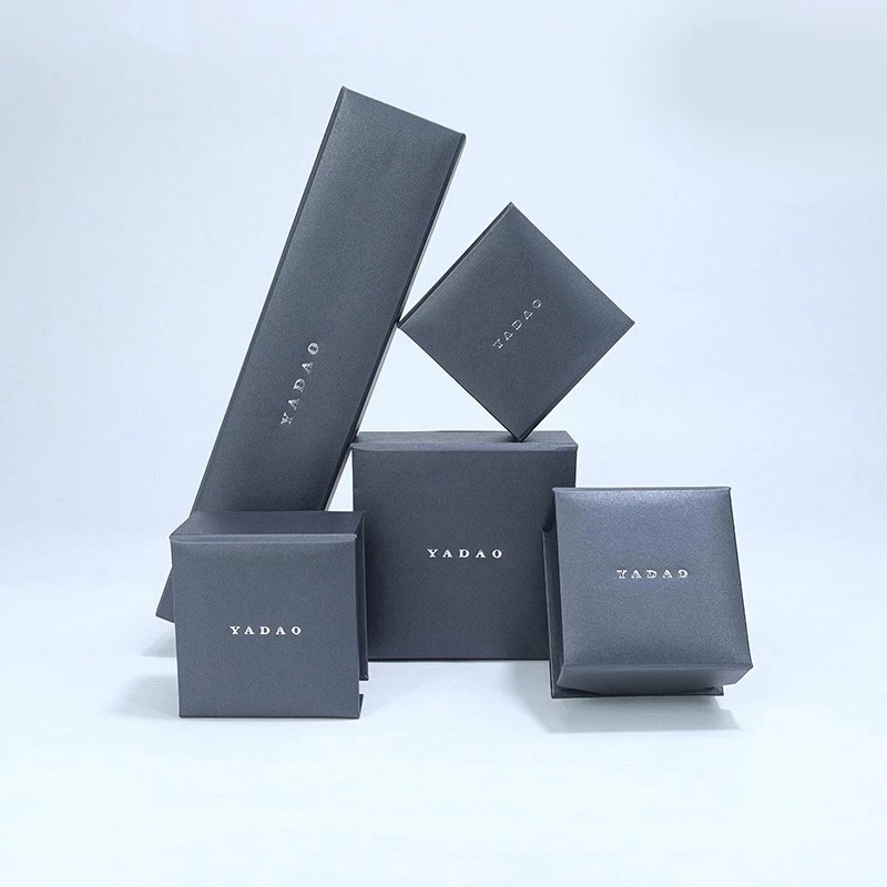 China Small MOQ Jewelry Box Ring Bracelet Pendant Box Magnetic Packaging manufacturer