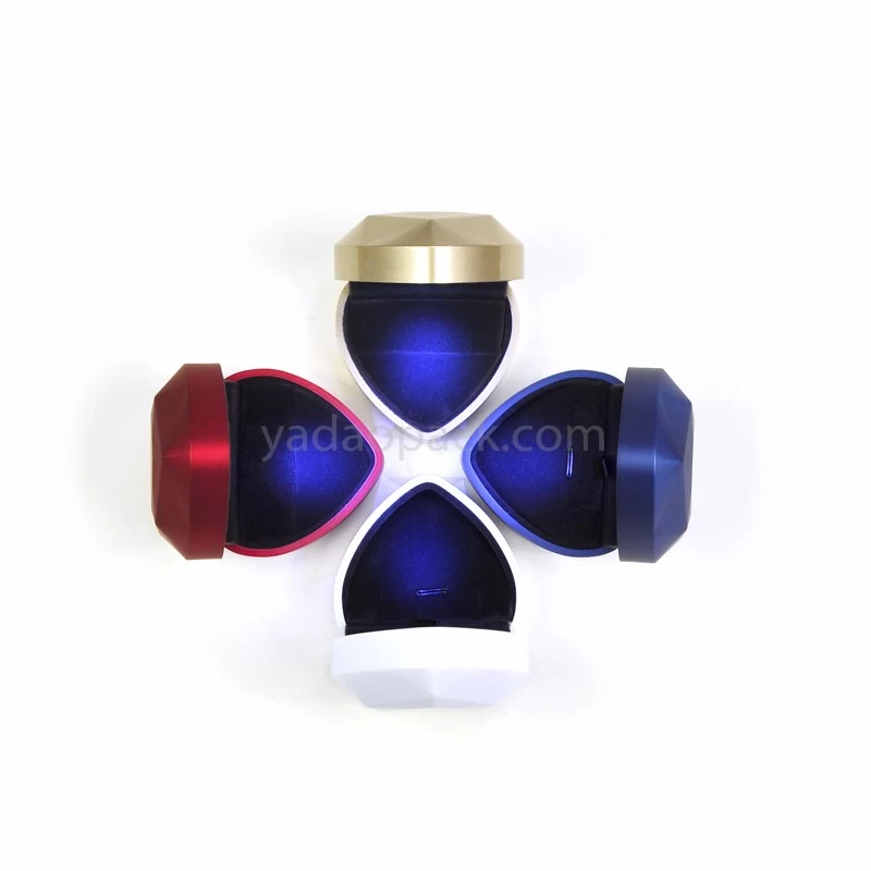 China Led Ring Box Heart Jewelry Packaging Custom Jewelry Box Necklace Box with Light manufacturer