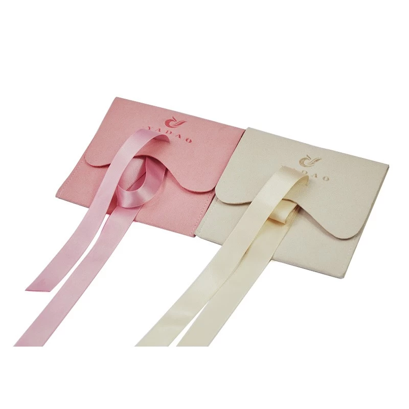 China Fashion Accessories Jewelry Bag Ring Earrings Bracelet Velvet Pouch with Pouch manufacturer