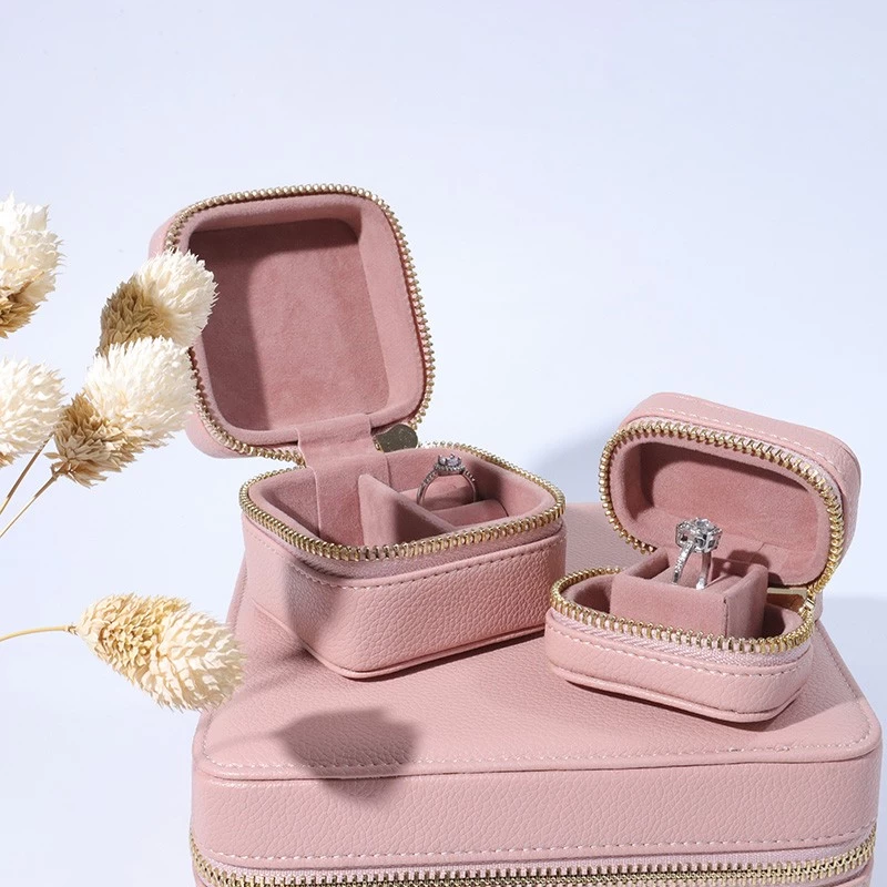 China Jewelry Case Big Medium Small Custom Pu Leather Packaging Case for Jewelry manufacturer