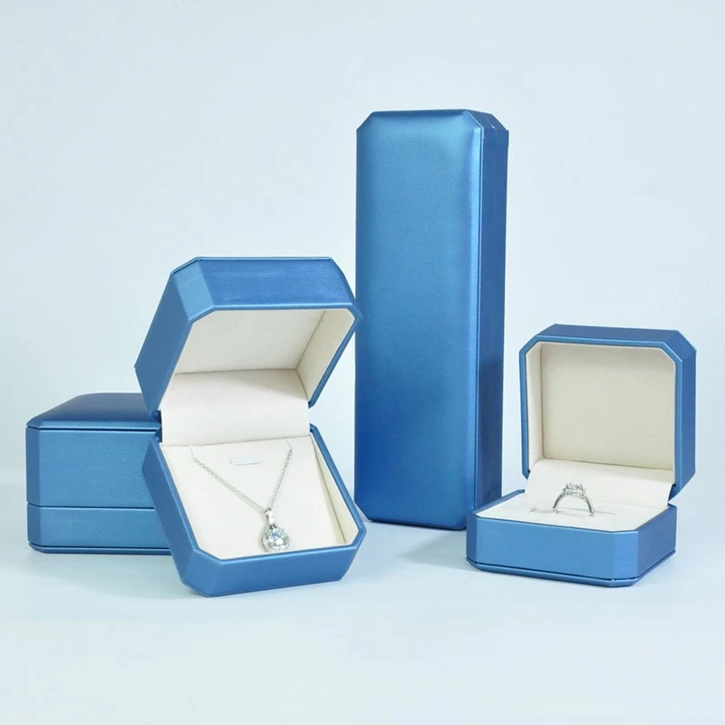 China New Design Jewelry Box Ring Pendant Bangle Packaging Box for Gift Packaging manufacturer