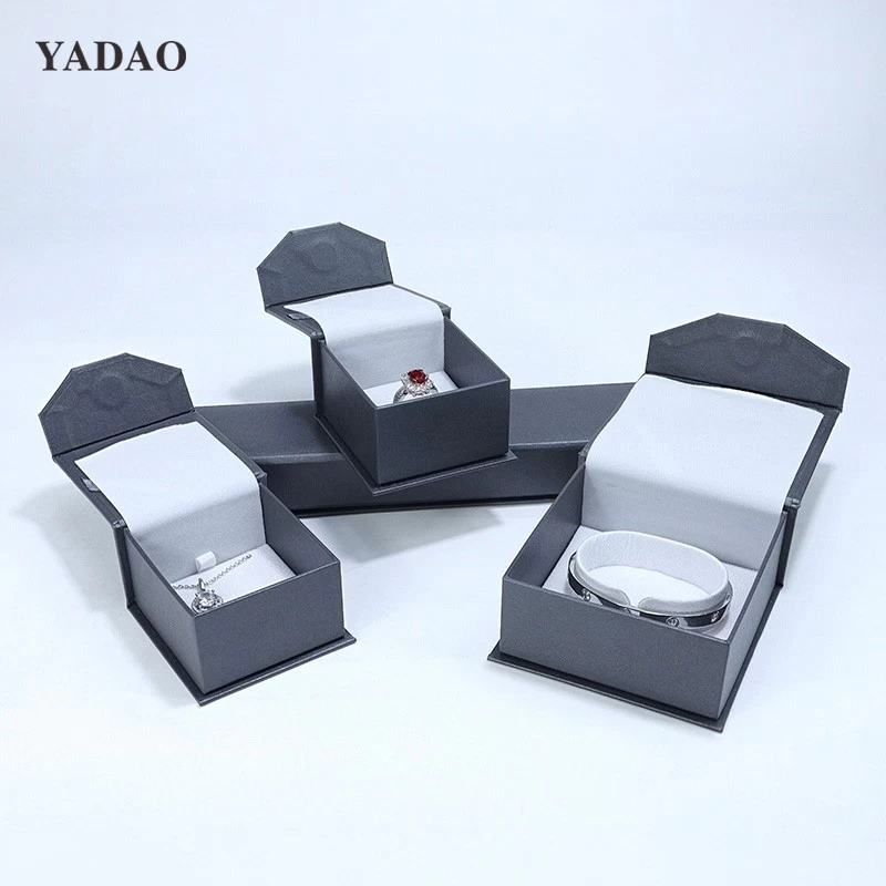 Special paper fine flash magnet flip cover with dustproof avoid damage Customized in different sizes and colors Online hot sale