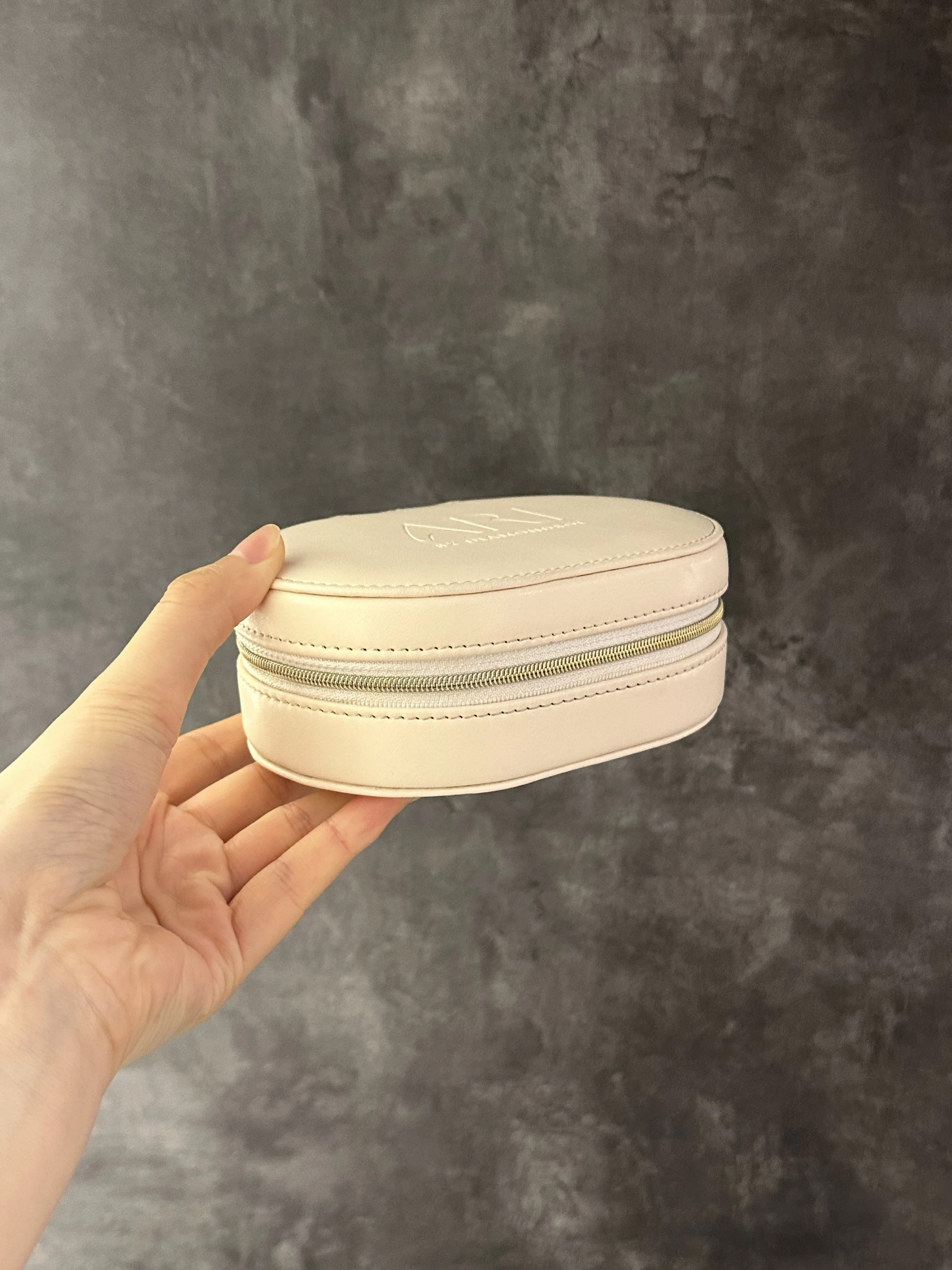 Minimalist fashion jewelry cases prettty case for gifts custom color size logo